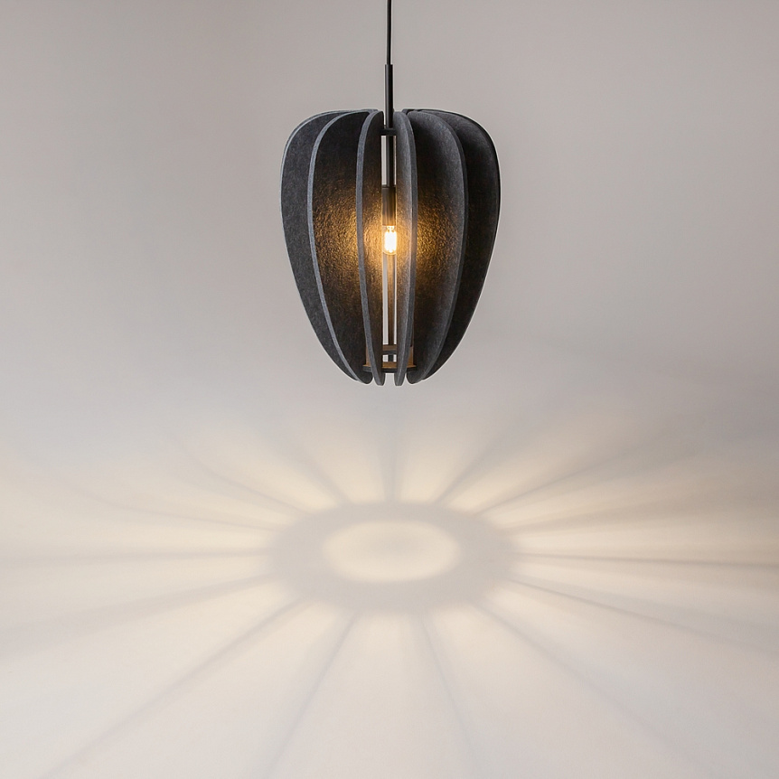 Cambio Ø35 Dunkelgrau hängelampe Von Maytoni - Die Serie ist in mehreren Farben und Formen erh&auml;ltlich und kann dank des 3 Meter langen Kabels auch in hohen R&auml;umen aufgeh&auml;ngt werden &ndash; Perfekt f&uuml;r kreative Lichtinstallationen, die die Stimmung des Raumes widerspiegeln.