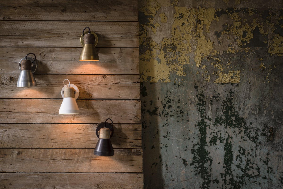 Ashby Ø15 Gold wandlampe Von PR Home - Unsere fantastische Ashby-Serie besteht aus Wandlampen, Tischlampen und Einzel- und Doppeldeckenlampen.