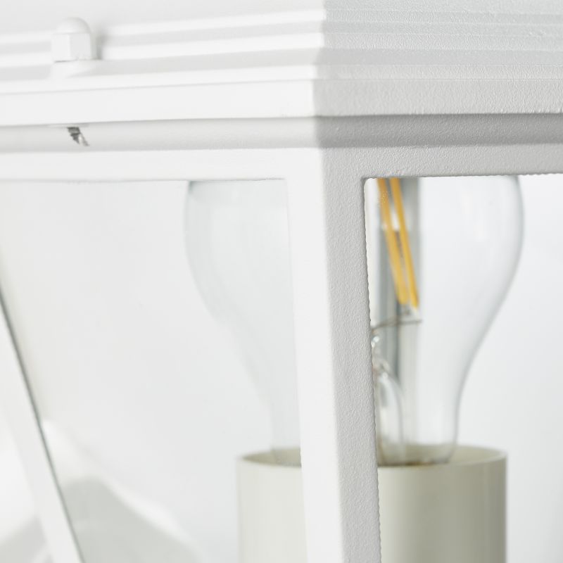 Nissie Weiß außenlampe Von Brilliant - Die Nissie Wandleuchte eignet sich perfekt zur Beleuchtung von Eingängen oder Terrassentüren und schafft Sicherheit an dunklen Abenden.