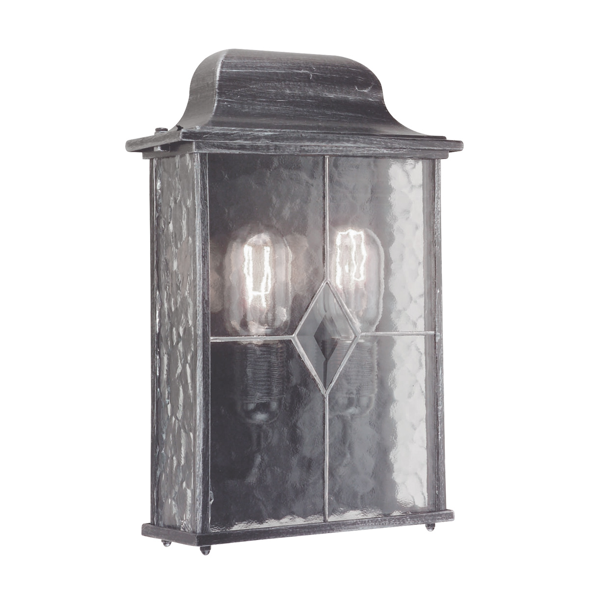 Wexford Silber außenlampe Von Elstead Lighting - Das strukturierte Glas mit seinen dekorativen, rautenförmigen Details sorgt für eine weiche und angenehme Lichtverteilung und unterstreicht den traditionellen Charakter der Leuchte.