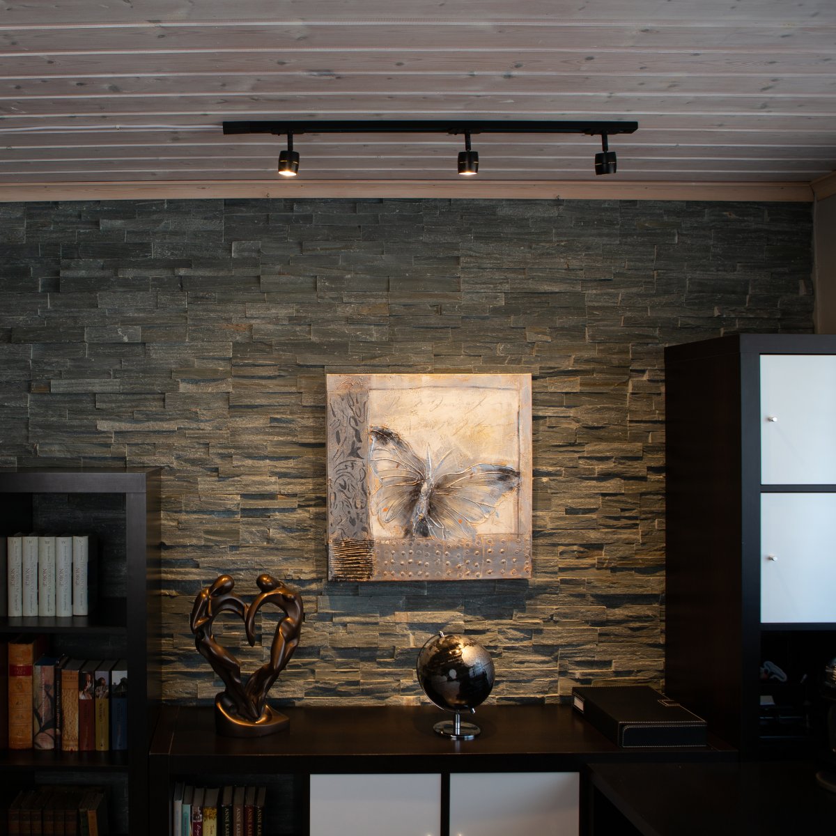 Lumi spot Schwarz Von Aneta Lighting - Lumi Strahler f&uuml;r Anetas Trackline-Schienensystem.